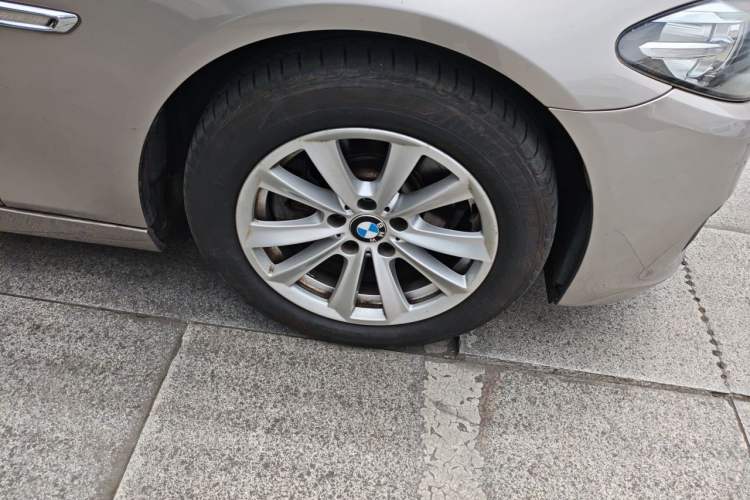 Used BMW 5 Series 2014 520i Elegant Edition Right Front Wheel Hub