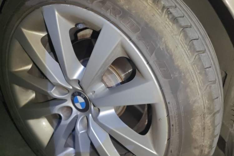 Used BMW 5 Series 2014 530Li Leading Model Right Front Wheel Hub