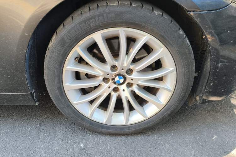 Used BMW 5 Series 2014 525Li Luxury Design Package Right Front Wheel Hub