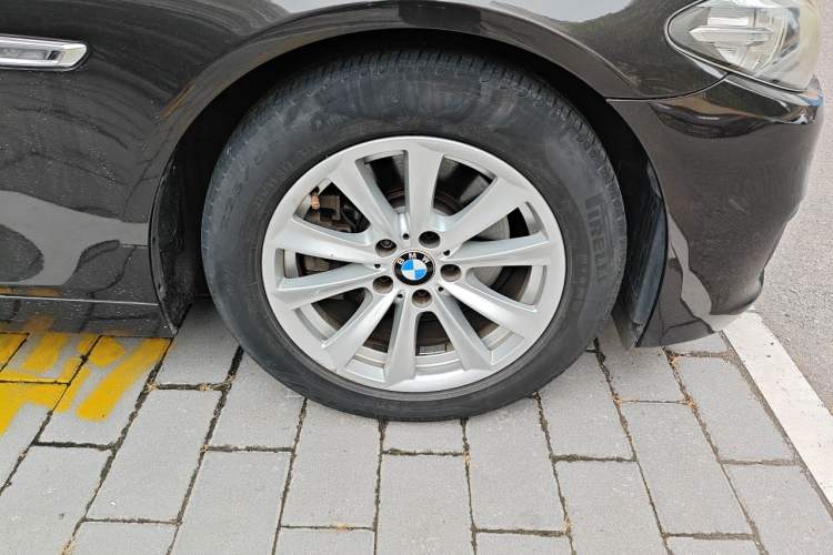 Used BMW 5 Series 2014 520i Elegant Edition Right Front Wheel Hub