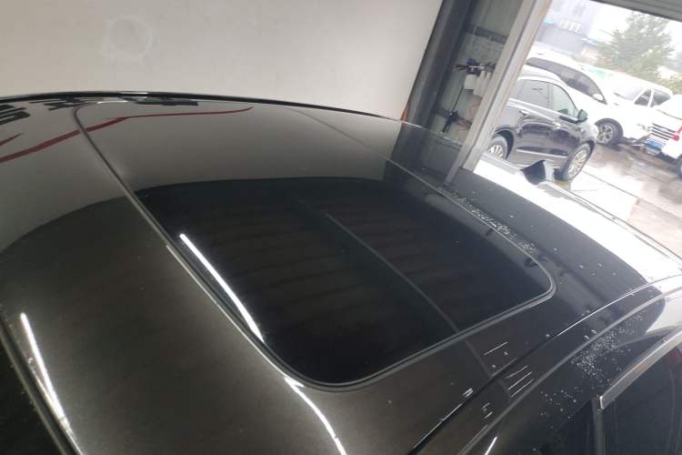 Used BMW 5 Series 2014 525Li Luxury Design Package Roof