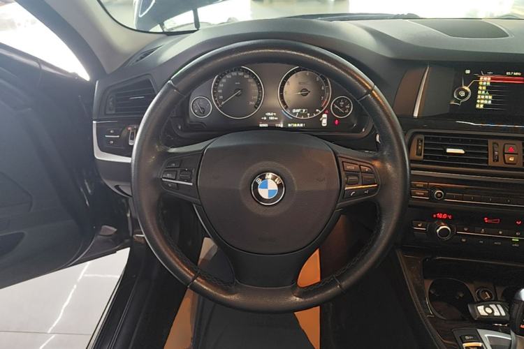 Used BMW 5 Series 2014 525Li Leading Model Steering Wheel
