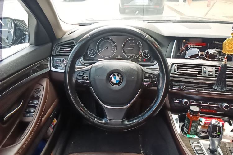 Used BMW 5 Series 2014 525Li Luxury Design Package Steering Wheel