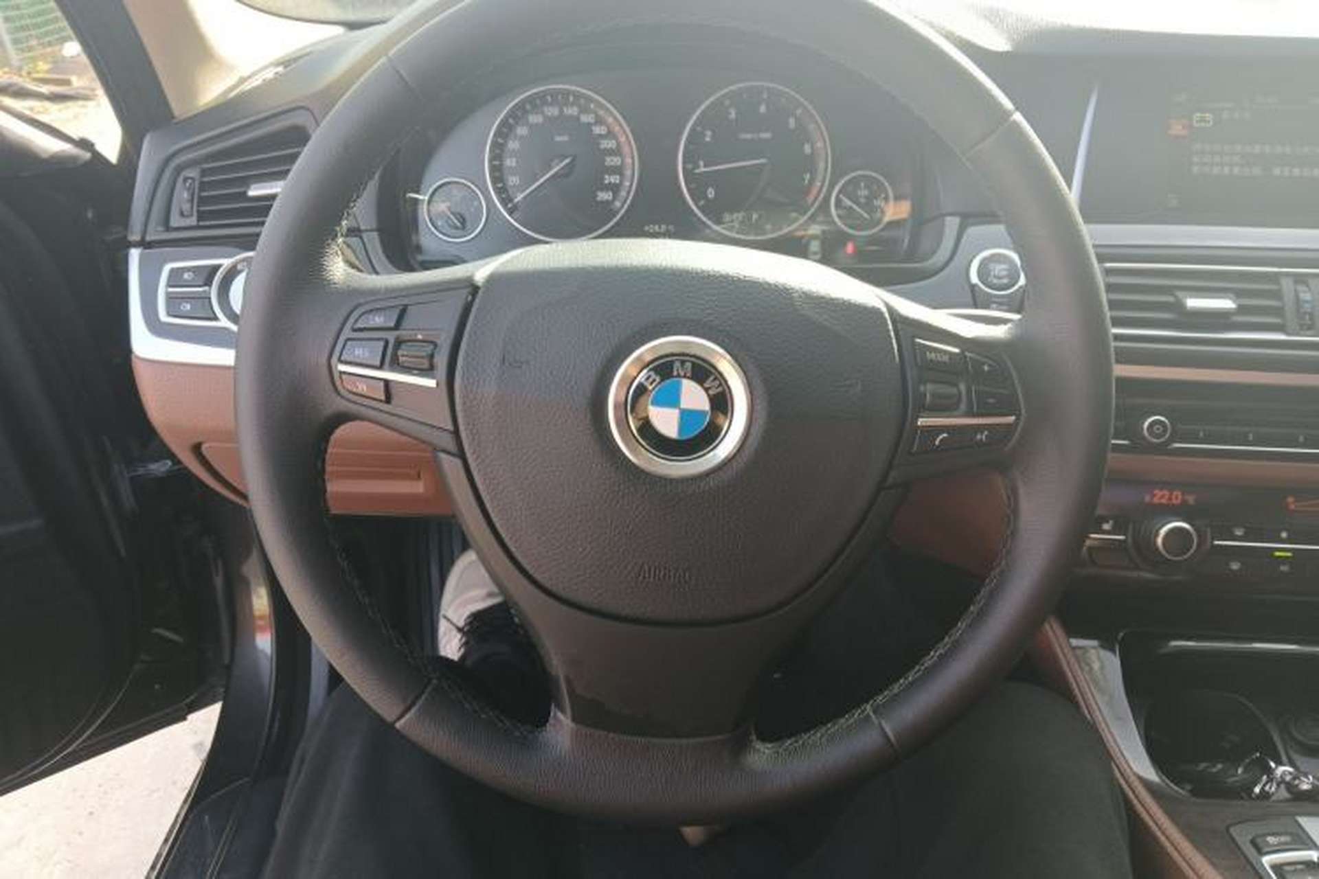 Used BMW 5 Series 2014 525Li Leading Model Steering Wheel