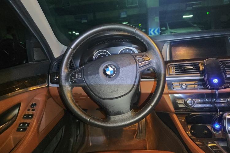 Used BMW 5 Series 2014 530Li Leading Model Steering Wheel