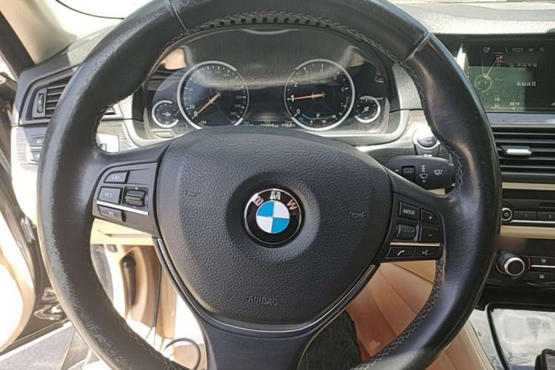 Used BMW 5 Series 2014 525Li Luxury Design Package Steering Wheel