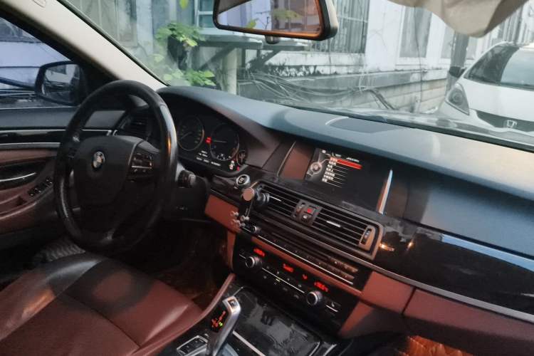Used BMW 5 Series 2014 525Li Leading Model Steering Wheel