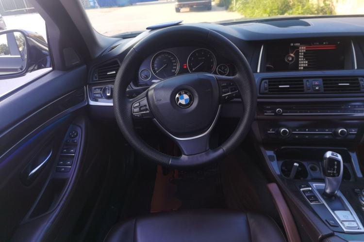 Used BMW 5 Series 2014 525Li Luxury Design Package Steering Wheel