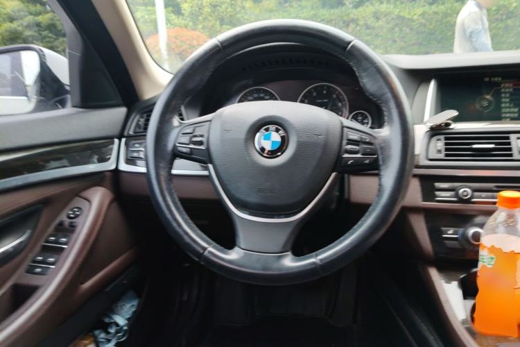 Used BMW 5 Series 2014 525Li Luxury Design Package Steering Wheel