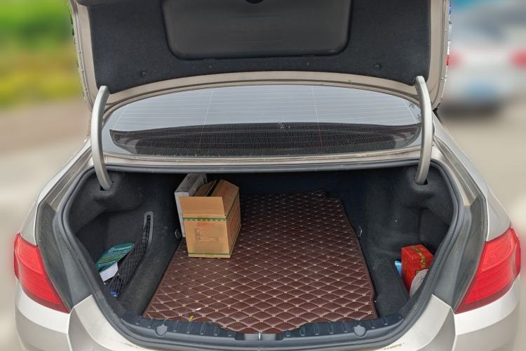 Used BMW 5 Series 2014 525Li Leading Model Trunk