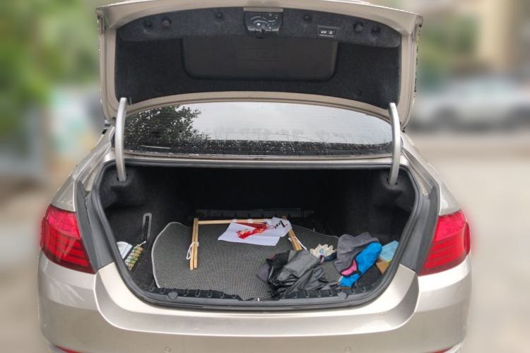 Used BMW 5 Series 2014 535Li Leading Model Trunk