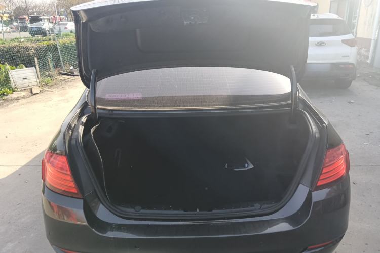 Used BMW 5 Series 2014 525Li Leading Model Trunk