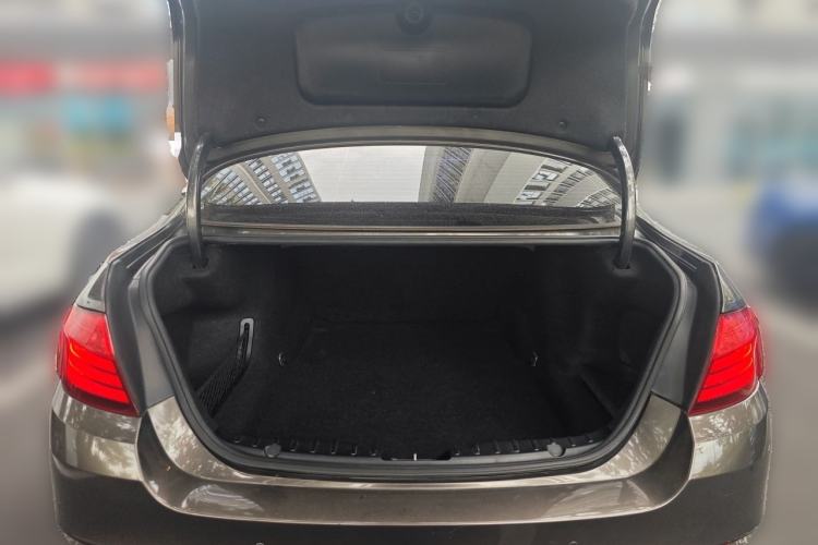 Used BMW 5 Series 2014 520Li Elegant Model Trunk