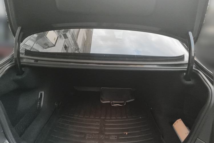 Used BMW 5 Series 2014 525Li Leading Model Trunk