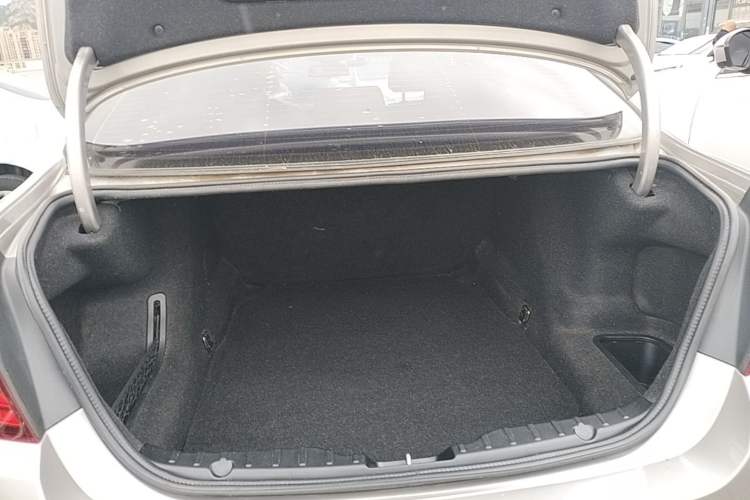 Used BMW 5 Series 2014 520Li Elegant Model Trunk