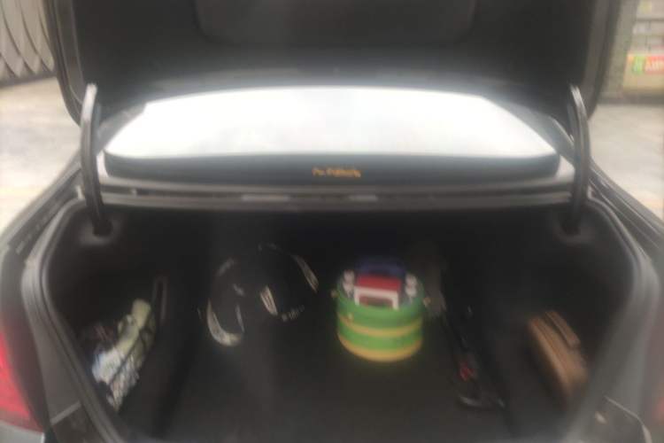 Used BMW 5 Series 2014 525Li Luxury Design Package Trunk