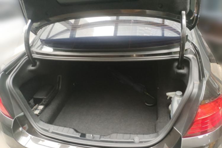 Used BMW 5 Series 2014 525Li Luxury Design Package Trunk
