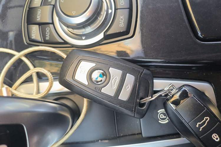 Used BMW 5 Series 2014 520Li Elegant Model Vehicle Key