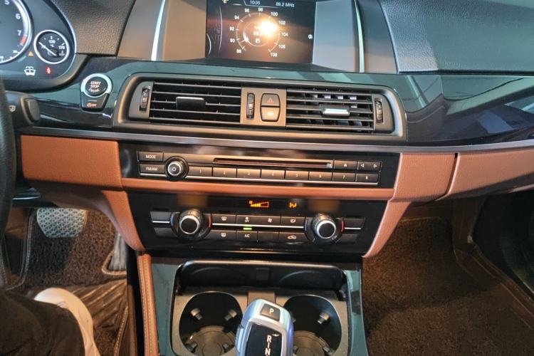Used BMW 5 Series 2014 520Li Elegant Model Audio And AC Panel
