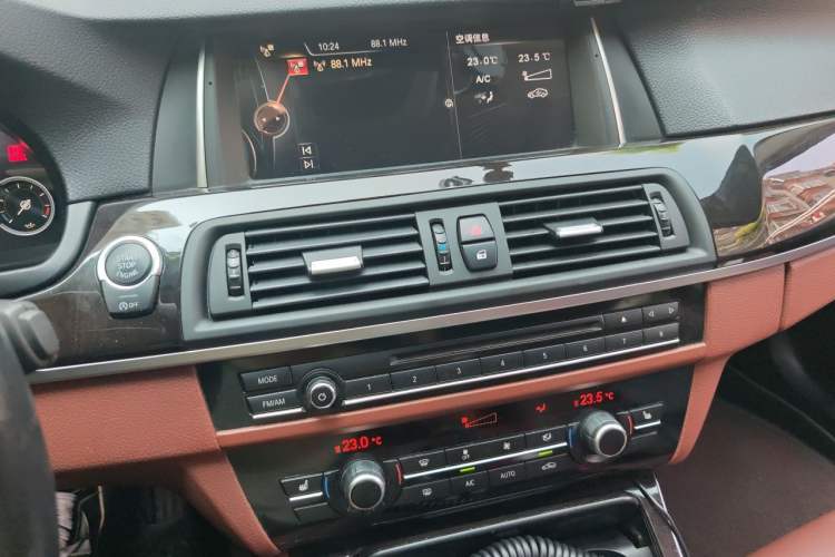 Used BMW 5 Series 2014 525Li Leading Model Audio And AC Panel