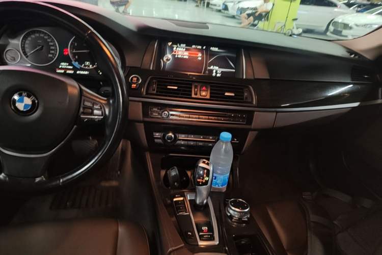 Used BMW 5 Series 2014 525Li Luxury Design Package Audio And AC Panel