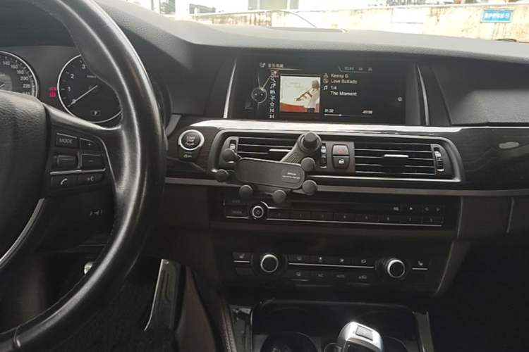 Used BMW 5 Series 2014 525Li Luxury Design Package Audio And AC Panel