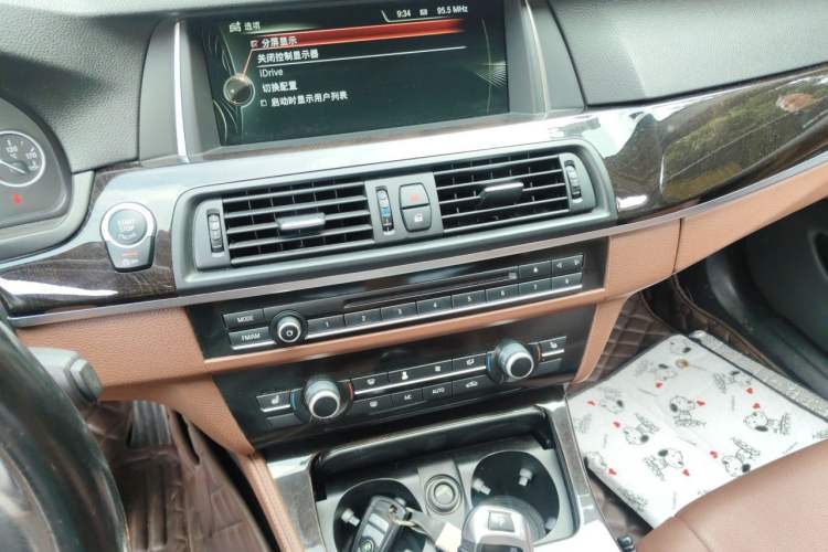 Used BMW 5 Series 2014 528Li Leading Model Audio And AC Panel