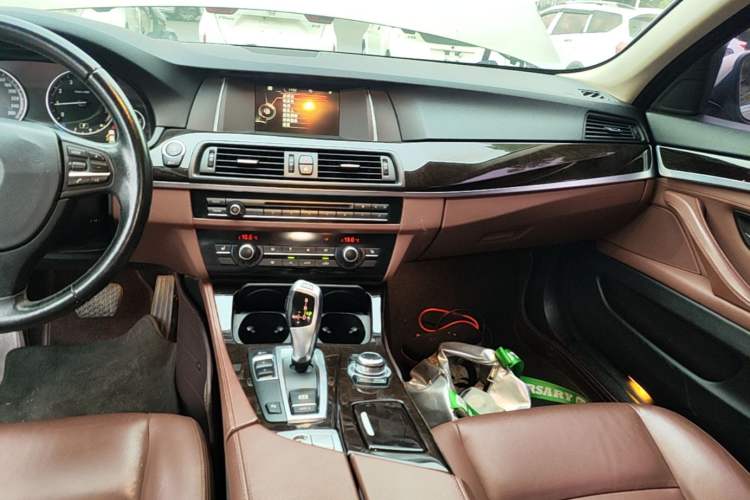 Used BMW 5 Series 2014 525Li Leading Model Audio And AC Panel