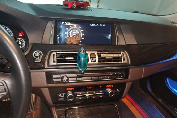 Used BMW 5 Series 2014 525Li Luxury Design Package Audio And AC Panel
