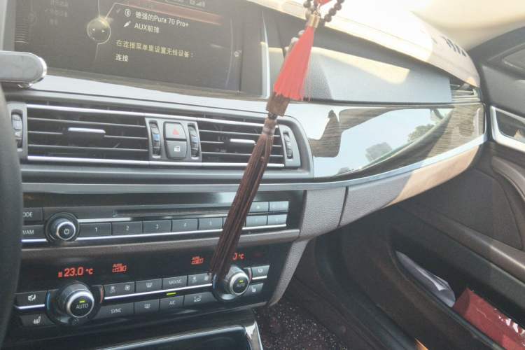 Used BMW 5 Series 2014 528Li xDrive Luxury Design Package Audio And AC Panel