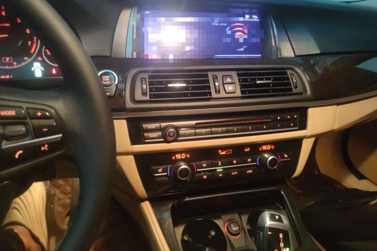 Used BMW 5 Series 2014 525Li Leading Model Audio And AC Panel