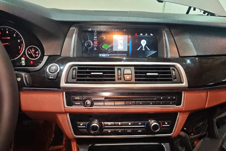 Used BMW 5 Series 2014 525Li Leading Model Audio And AC Panel