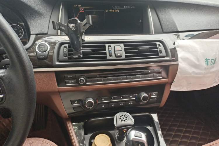 Used BMW 5 Series 2014 525Li Luxury Design Package Audio And AC Panel