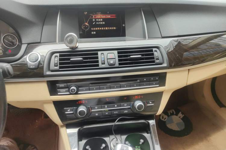 Used BMW 5 Series 2014 525Li Leading Model Audio And AC Panel