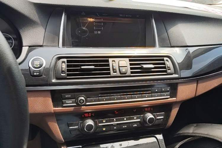 Used BMW 5 Series 2014 520Li Elegant Model Audio And AC Panel