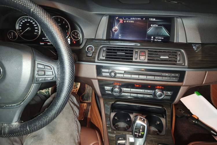 Used BMW 5 Series 2014 525Li Luxury Design Package Audio And AC Panel