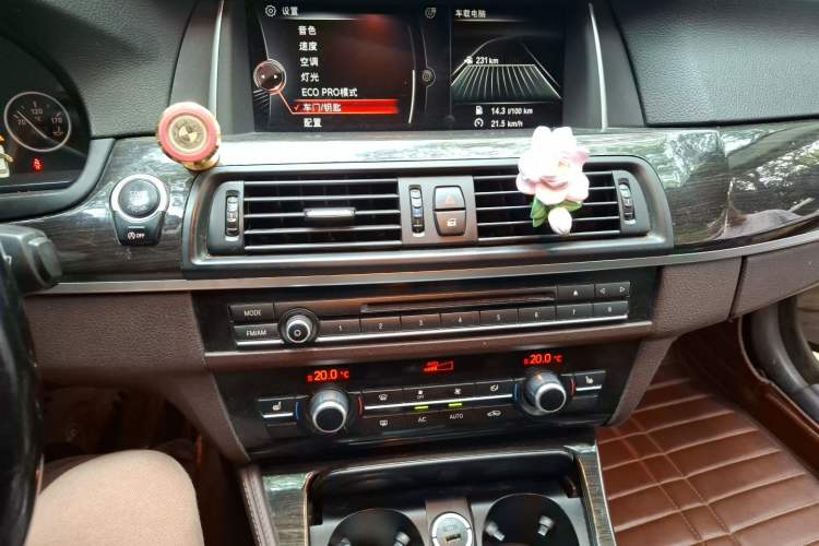 Used BMW 5 Series 2014 525Li Luxury Design Package Audio And AC Panel