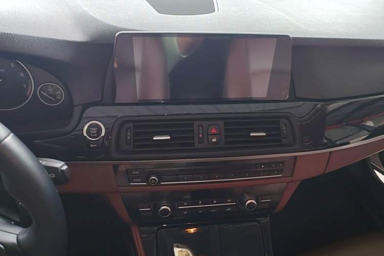 Used BMW 5 Series 2014 520Li Elegant Model Audio And AC Panel
