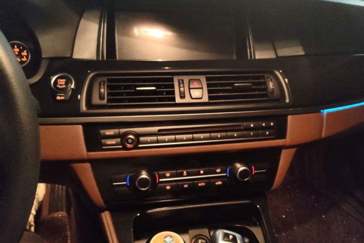 Used BMW 5 Series 2014 520Li Elegant Model Audio And AC Panel