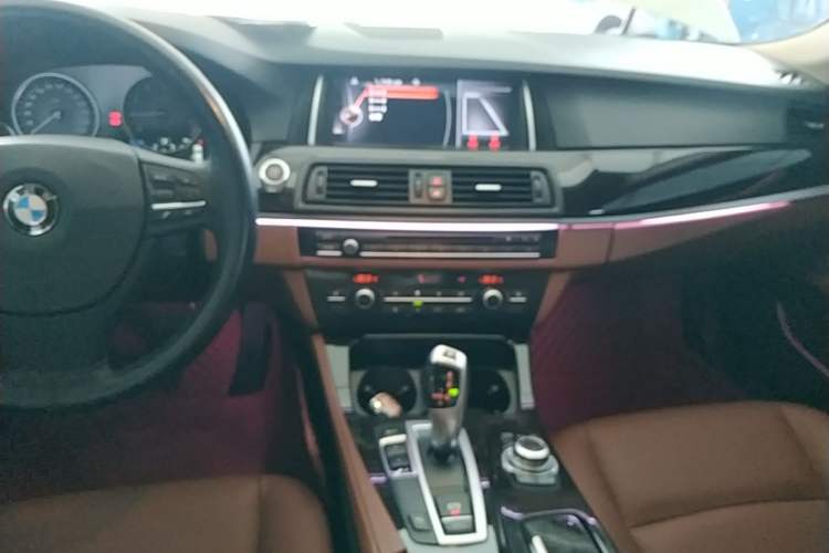 Used BMW 5 Series 2014 525Li Leading Model Audio And AC Panel