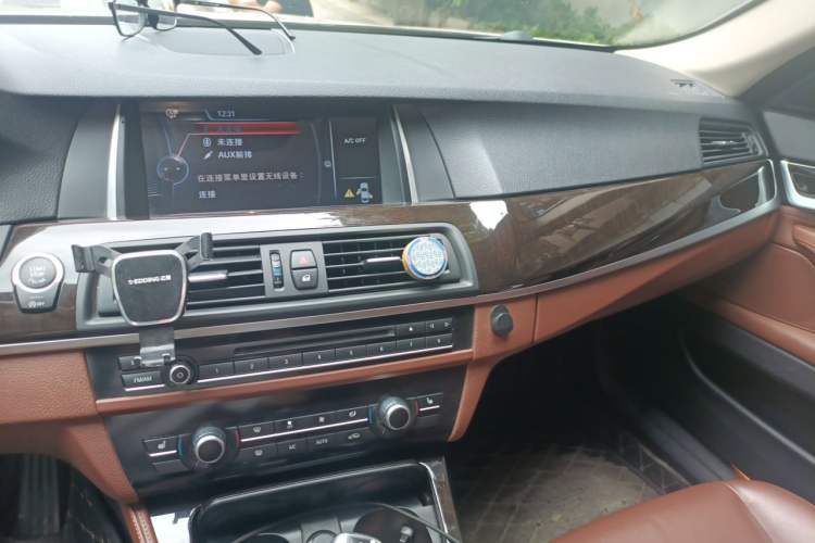 Used BMW 5 Series 2014 525Li Leading Model Audio And AC Panel