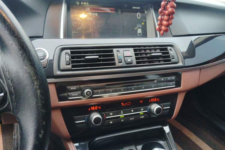Used BMW 5 Series 2014 520Li Elegant Model Audio And AC Panel
