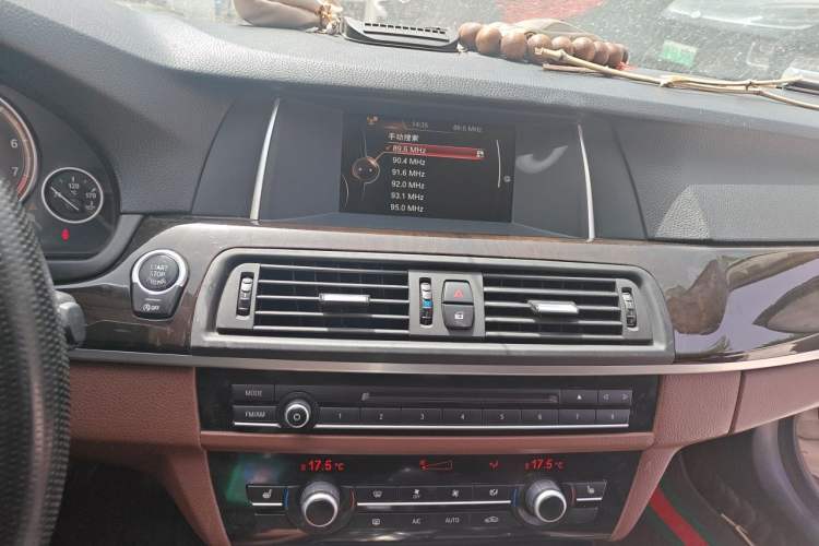 Used BMW 5 Series 2014 525Li Leading Model Audio And AC Panel