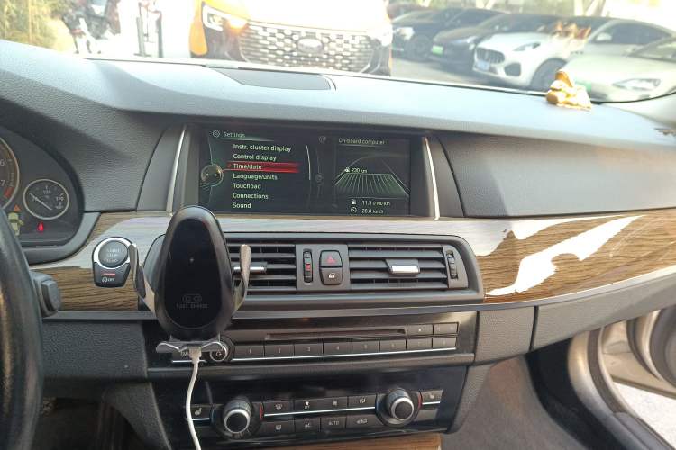 Used BMW 5 Series 2014 525Li Luxury Design Package Audio And AC Panel