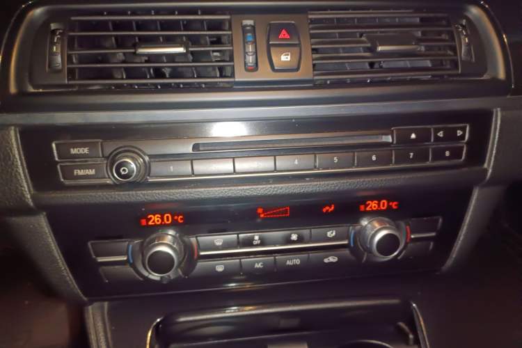 Used BMW 5 Series 2014 520Li Elegant Model Audio And AC Panel