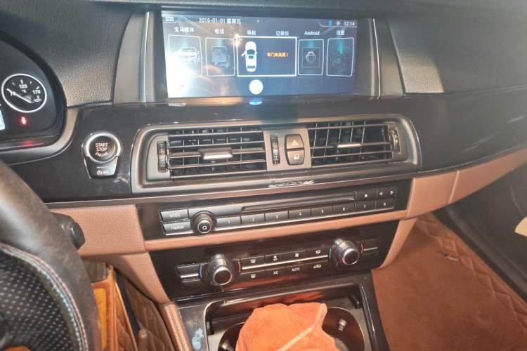 Used BMW 5 Series 2014 520Li Elegant Model Audio And AC Panel