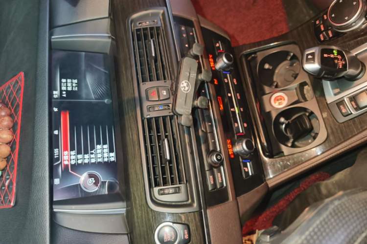 Used BMW 5 Series 2014 525Li Luxury Design Package Audio And AC Panel