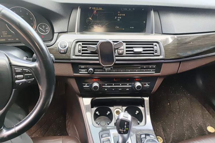 Used BMW 5 Series 2014 525Li Luxury Design Package Audio And AC Panel
