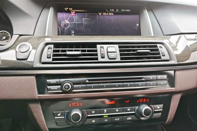 Used BMW 5 Series 2014 525Li Luxury Design Package Audio And AC Panel