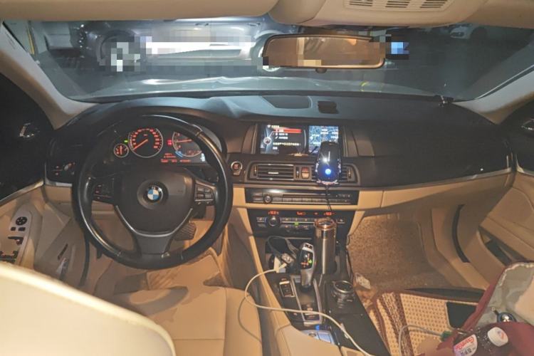 Used BMW 5 Series 2014 525Li Luxury Design Package Center Console